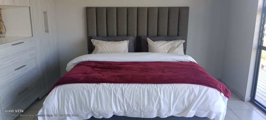 6 Bedroom Property for Sale in Seemeeu Park Western Cape